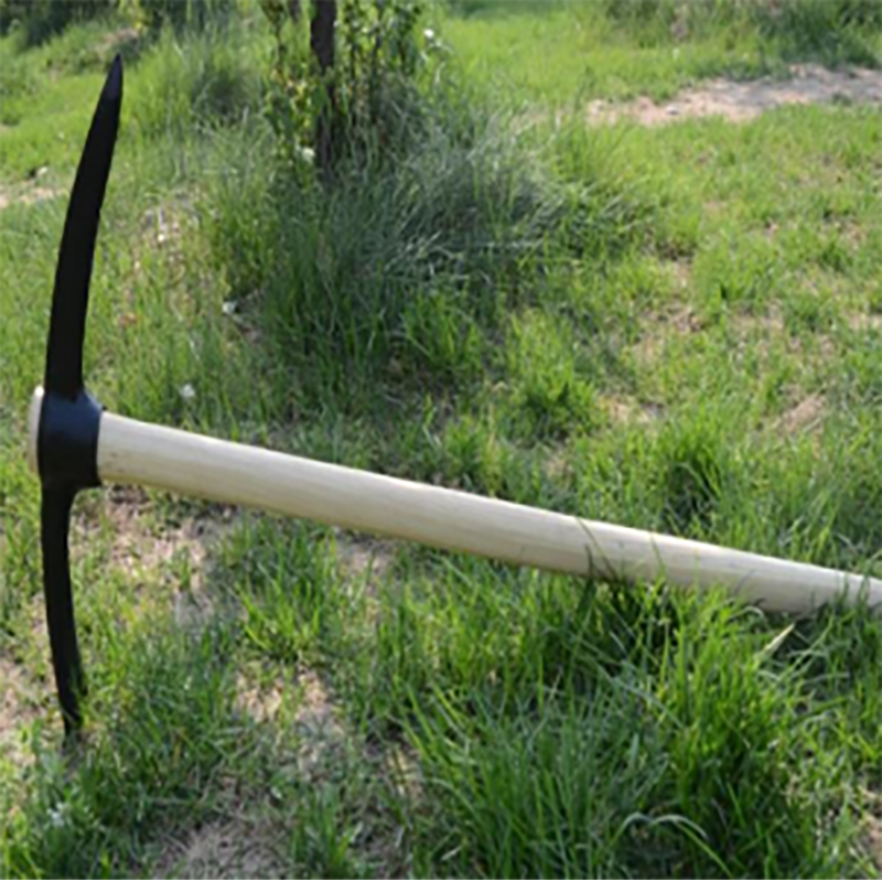 Military pickaxe